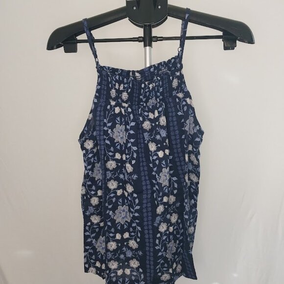 Old Navy Blue Flower Tank - Picture 9 of 14